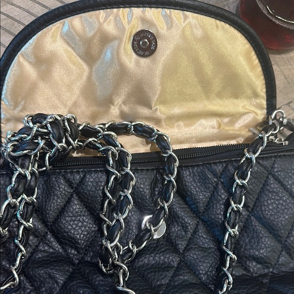 Handbags - Elegant Black Quilted Chain Shoulder Bag